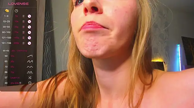 abra666cadabra Adlı Modelin Canlı XXX Sohbeti