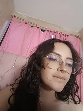 XXX chat uživo modela manumeow99
