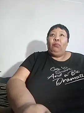 nancy111 élő XXX-chatje