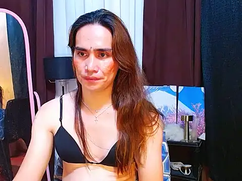 دردشة HornyKerujieTrans الجنسية المباشرة