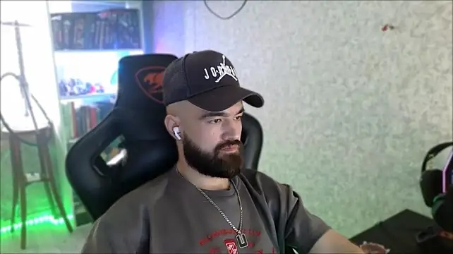 Chat +18 de _Serious_Man ao vivo