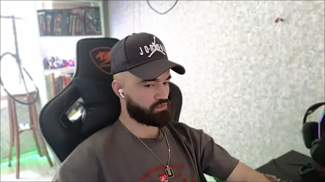 دردشة _Serious_Man الجنسية المباشرة