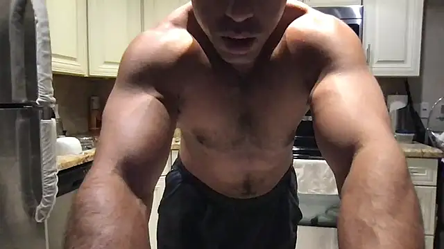 BigGuyMuscle Chat XXX in diretta