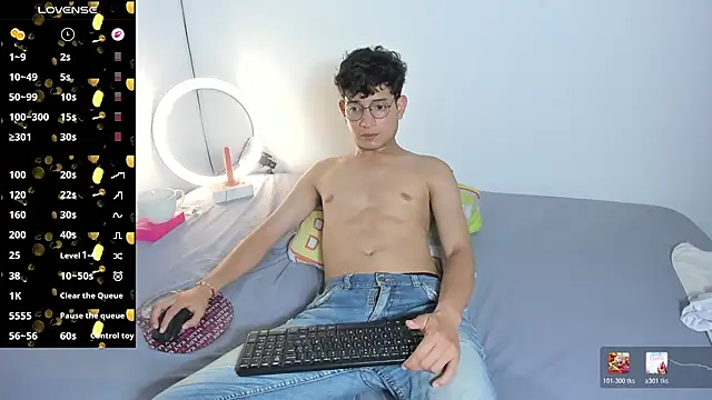 Benjamin_Buster Live XXX-Chat