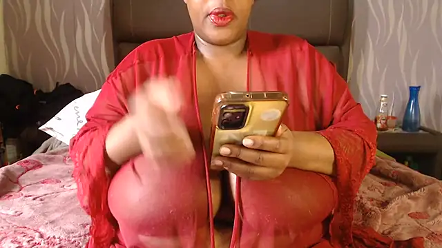XXX chat uživo modela BoobsQueen46K