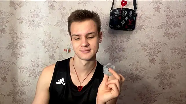 XXX chat uživo modela BigBabyMax