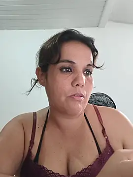 Bellapotencia1985 Adlı Modelin Canlı XXX Sohbeti