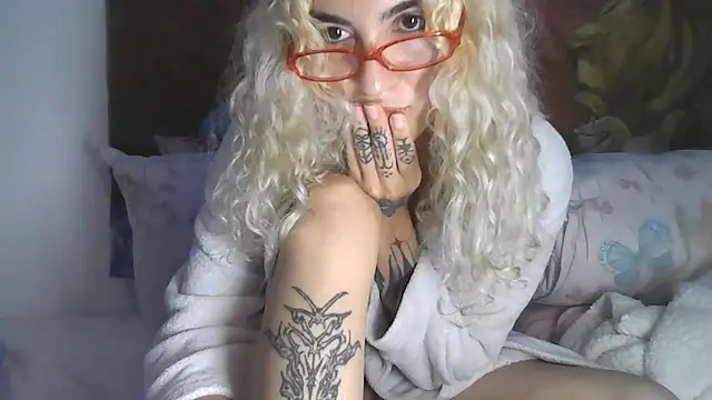 Apofenia's Live XXX Chat
