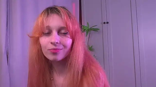 tgirlfoxy XXX чат на живо