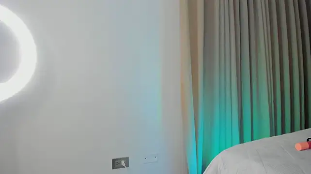 sakura_Gomez Chat XXX in diretta