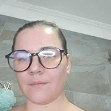 Chatroom XXX en direct de KellyKleine