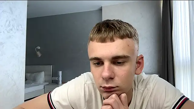 XXX chat uživo modela SoloFury