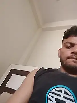 Realcumshow élő XXX-chatje