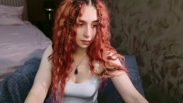 AdrianaCutes' Live XXX Chat