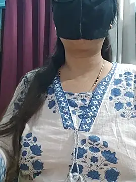 Aishwaryaa_69 Adlı Modelin Canlı XXX Sohbeti