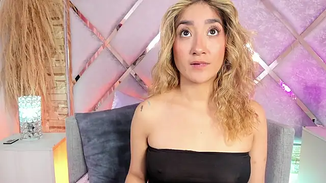lucy_davies' Live XXX Chat