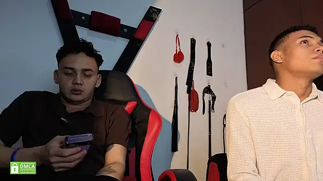 Онлайн чат XXX GoldenBoyDuo