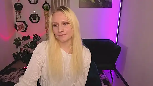 ElodieRenaud's Live XXX Chat