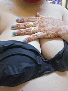 Živý XXX chat Saanvi-8