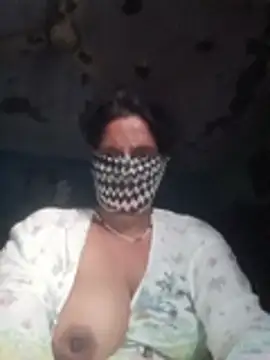 AadikiAunty Adlı Modelin Canlı XXX Sohbeti