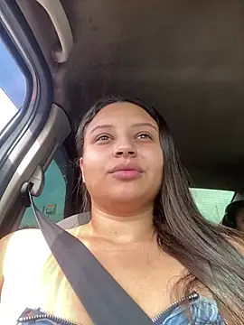 julia_moreira élő XXX-chatje