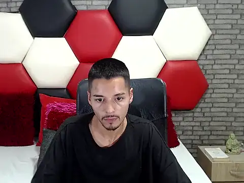 Živý XXX chat Thristan05