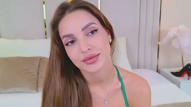 BellaHallesn Live XXX chat