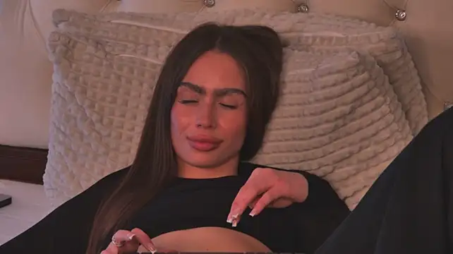 XXX chat uživo modela Amanda_River