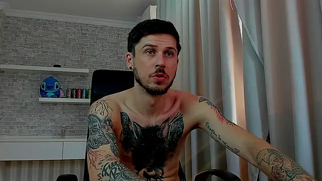 Онлайн чат XXX JonahShaw