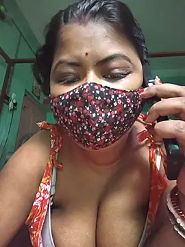 priya_bindass élő XXX-chatje