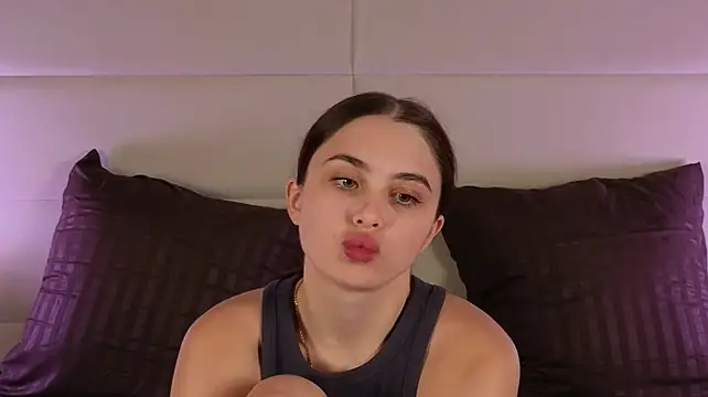 BlerLessly's Live XXX Chat