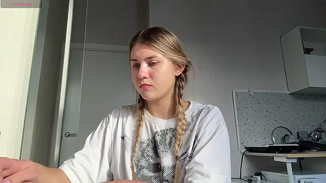 Онлайн чат XXX LoreenMaley