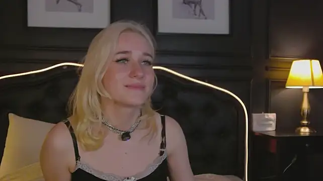EmmaLaurentis Live XXX-Chat
