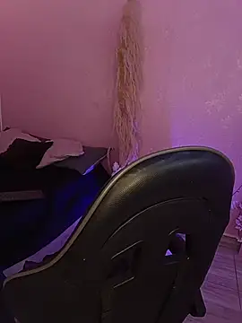 Emily_Roussee – Naživo XXX chat