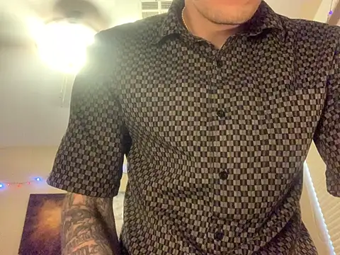 BWCJUICYJOSH's Live XXX Chat