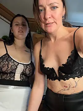 Czat XXX na żywo – CherryBombs-