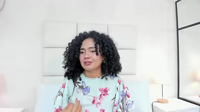 Kiraspell's Live XXX Chat