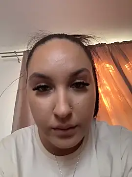 Lucy_doll22 Chat XXX live