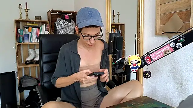 Antifistin Chat XXX live