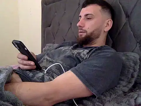 Robynson97n Live XXX chat