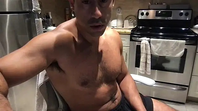 دردشة BigGuyMuscle الجنسية المباشرة