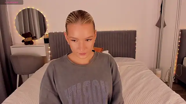 CassieRayss Adlı Modelin Canlı XXX Sohbeti