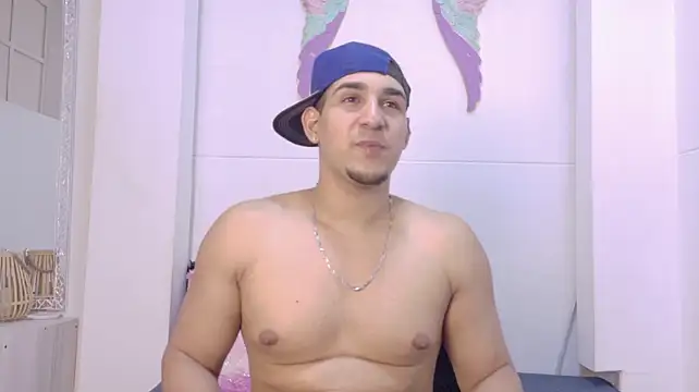 Massimo_11 élő XXX-chatje