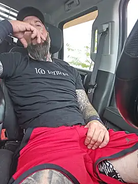 Beardedtattood's Live XXX Chat