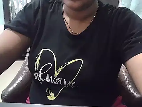Spandana_Sweety Adlı Modelin Canlı XXX Sohbeti