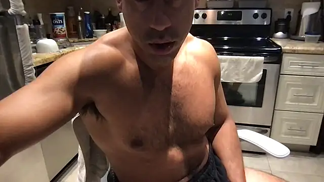 Онлайн чат XXX BigGuyMuscle