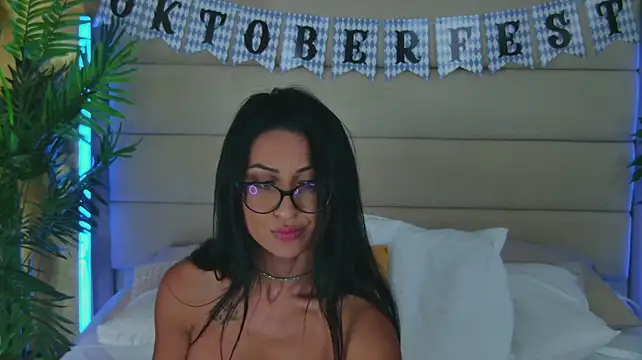 دردشة NikkiStarX الجنسية المباشرة