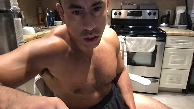 BigGuyMuscle live XXX chat