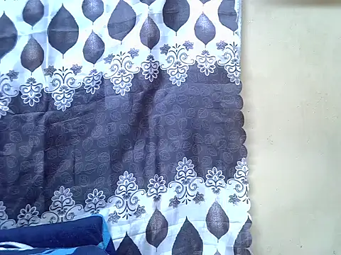 ToxicDoll01 Adlı Modelin Canlı XXX Sohbeti