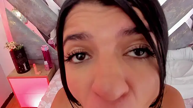 Sara_flame1 লাইভ XXX চ্যাট